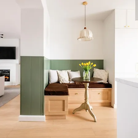Apartmán Black Sheep With Balcony And Free Parking In Center *